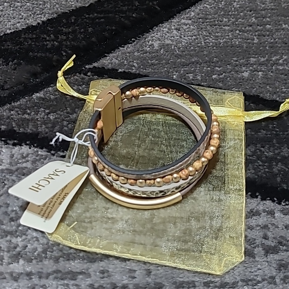 SAACHI GENUINE LEATHER GLASS BEADED MUITI-STRAND MAGNETIC CLASP BRACELET